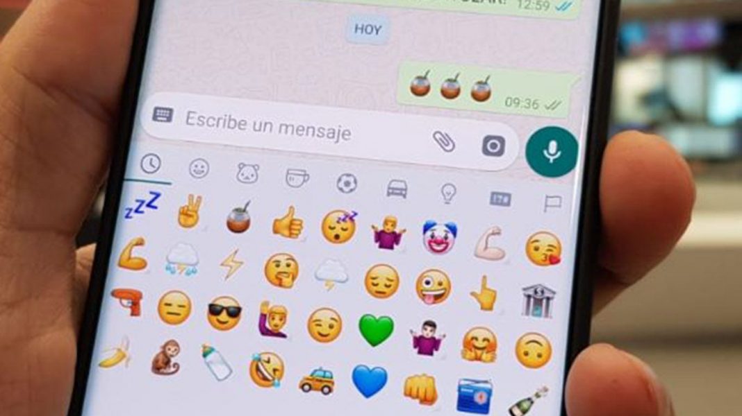 seis-no-son-suficientes:-whatsapp-permitira-reaccionar-a-los-mensajes-con-cualquier-emoji