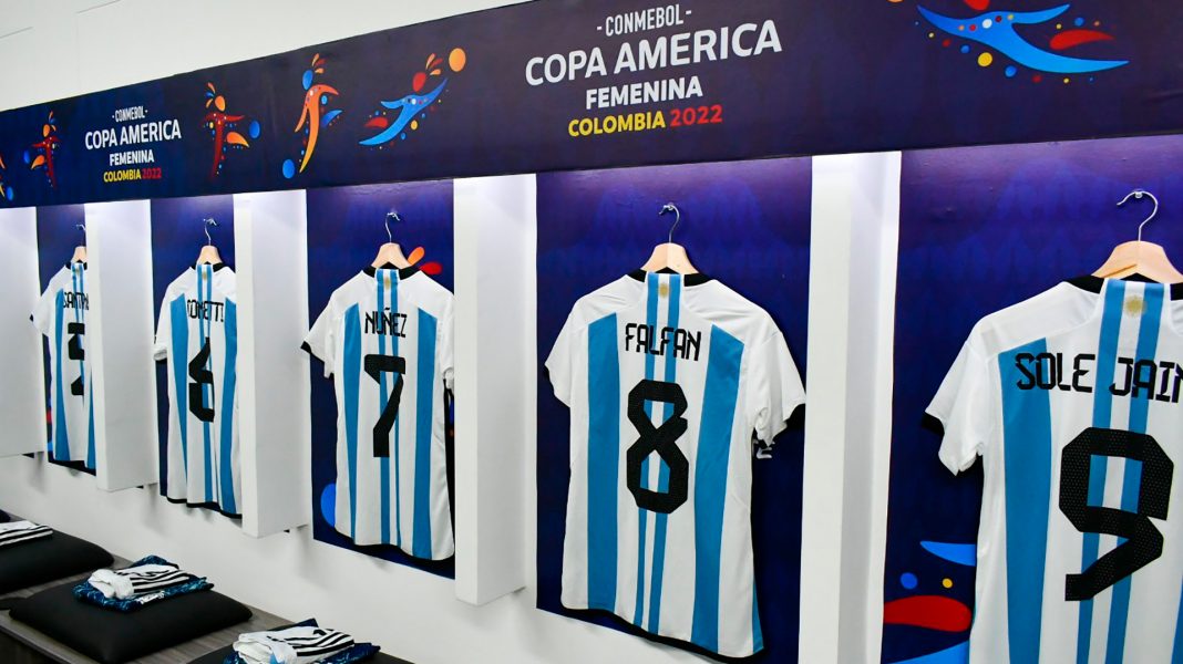 un-vestuario-de-gala-para-argentina-antes-del-juego-ante-uruguay