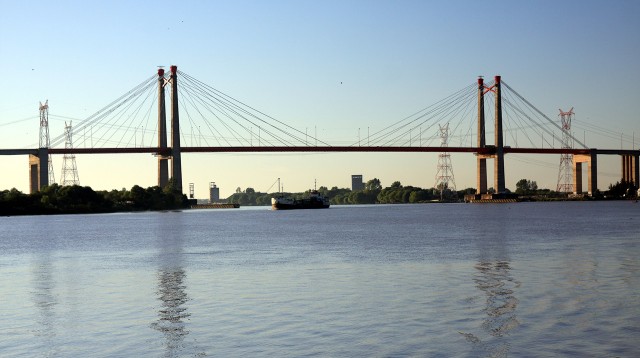 2121065-milei-anuncio-el-proyecto-de-un-nuevo-puente-con-pais-limitrofe-sorprendio-la-eleccion